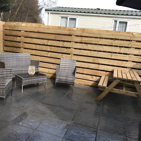 Lola Lodge - Luxury Hot Tub Retreat Newton on the Moor Exterior foto