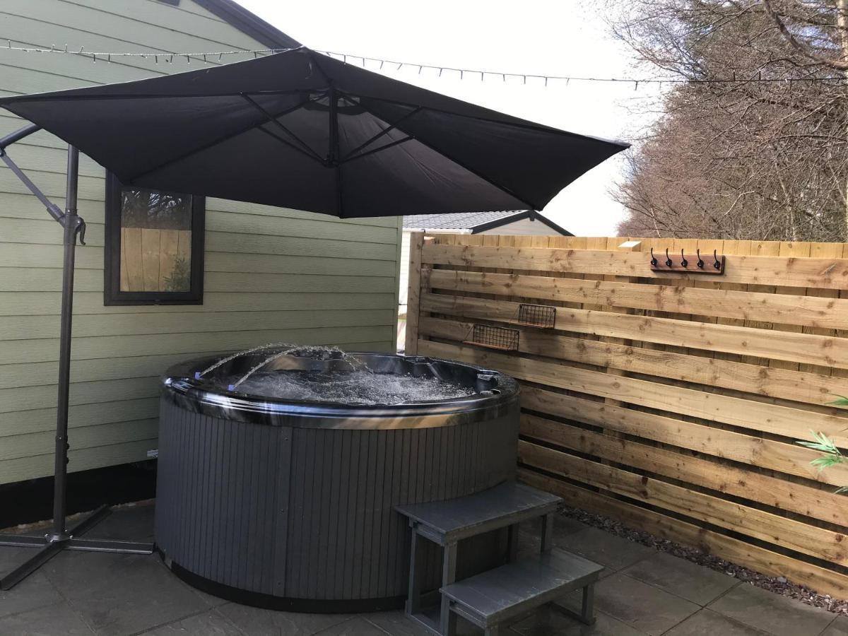 Lola Lodge - Luxury Hot Tub Retreat Newton on the Moor Exterior foto